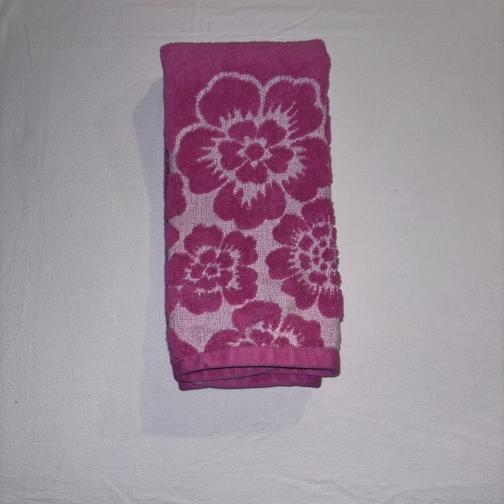 Vintage Pink Floral Hand Towel Retro Flower Pattern 16" x 26" Cottagecore